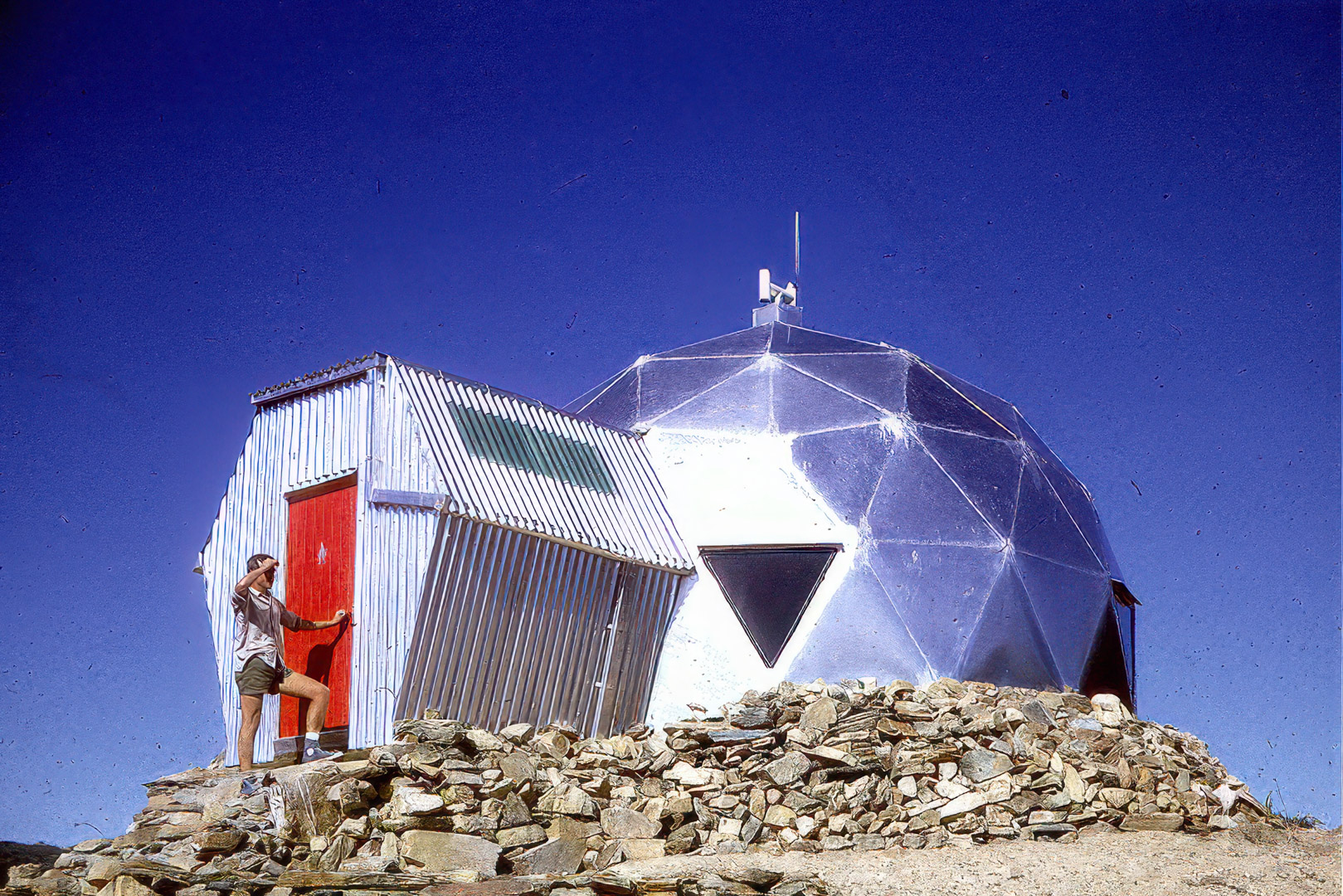 The MUMC Hut shortly after completion in 1967-68